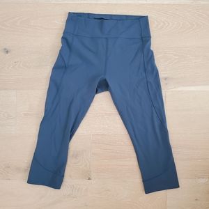 Lululemon in motion crop teal